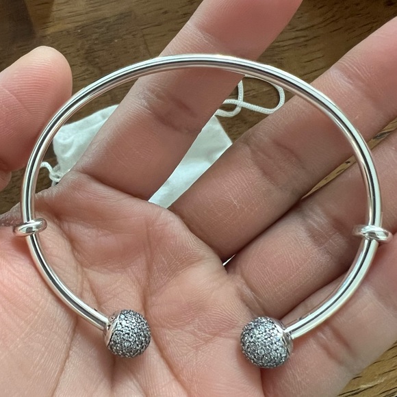 NWOT Pandora Charm Carrier Moments Silver
Pave Bangle Bracelet w 2 Stoppers Sz 3 - Picture 4 of 11